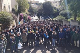 lavoratori in piazzxa