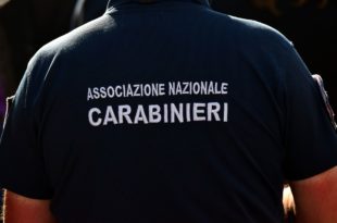 Dimesso soccorso dai carabinieri