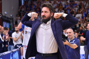 Basket: la Dinamo di Pozzecco sorride anche in Europa