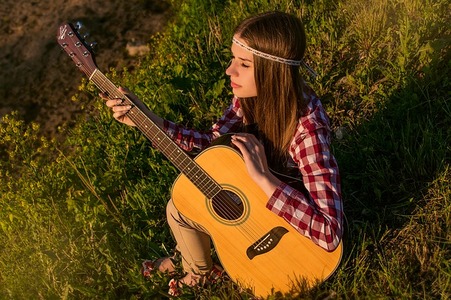 MUSICA E ADOLESCENTI