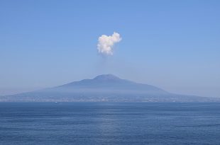 vesuvius g27b9a73c0 1920