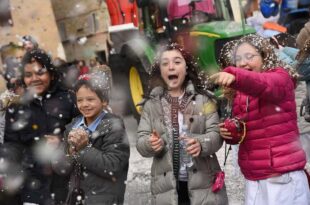 Tantissimi a Cagliari per la Ratantira e per le maschere del carnevale