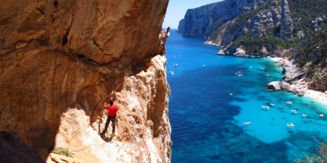 Selvaggio blu, Sardegna, turismo alternativo