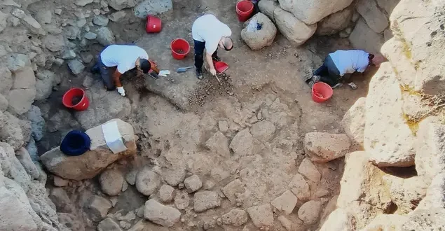 scavi a nuraghe ponte - dualchi