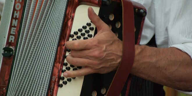 La Festa de Les Maries ad Alghero: musica e tradizione