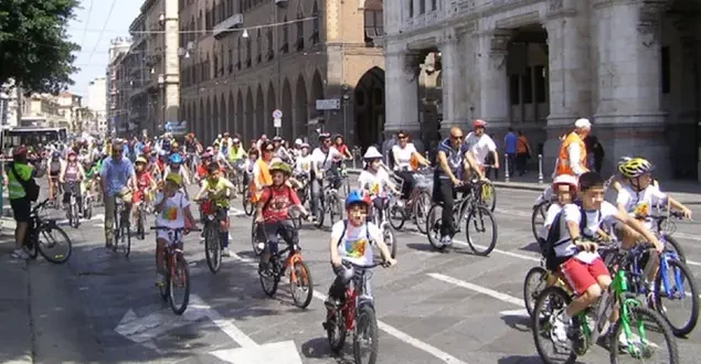 torna il Cicloraduno Nazionale della FIAB, con migliaia di ciclisti da ogni parte dell'isola